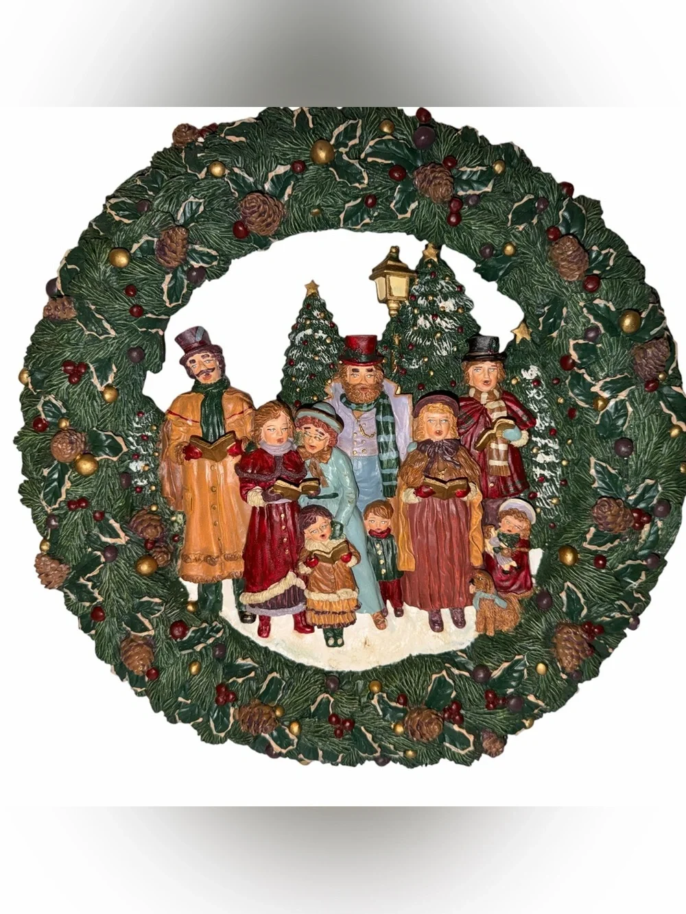 Holiday Christmas Carolers Wreath Wall Plaque
